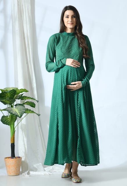 Mometernity Green Chevron Print Maternity Zari Embroidery Photoshoot Gown