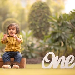 Baby Studio and Outdoor shoot(2 -12 month) By Camotions