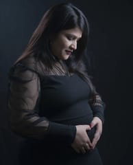 Maternity Shoot By Giggles and Clicks