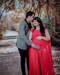 Maternity Shoot By Giggles and Clicks