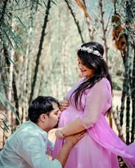 Maternity Shoot By Giggles and Clicks