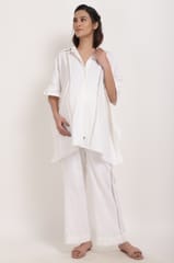 Notched collar white maternity dress.